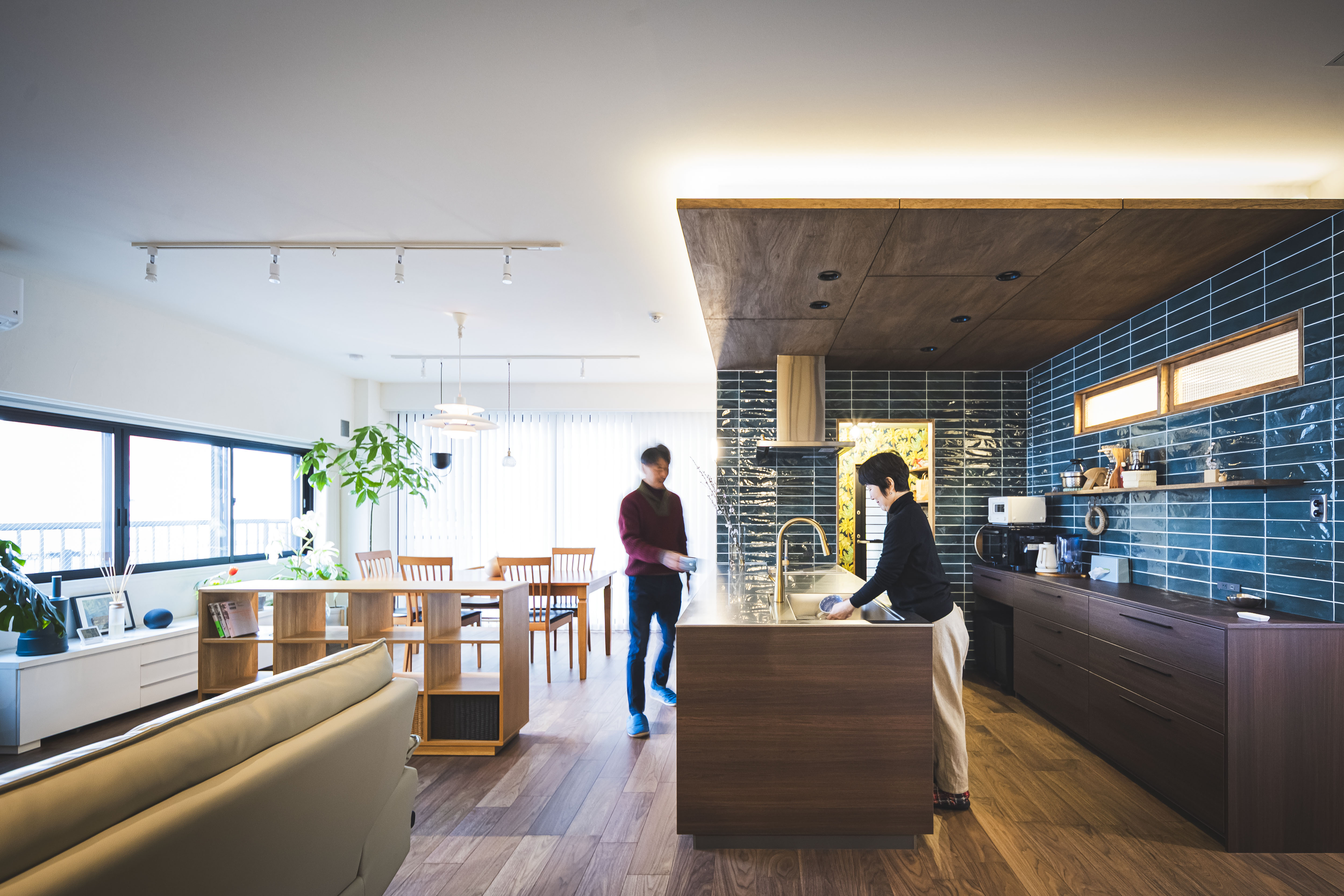 上質な素材が響き合い日常のワンシーンに彩りをもたらす